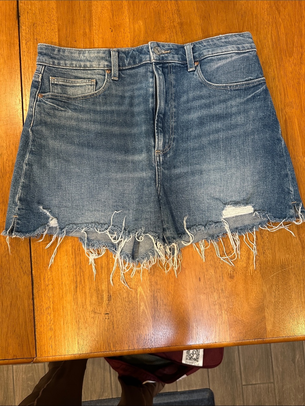 Paige Dani Short fringe denim shorts with distressed hemline. Size 31